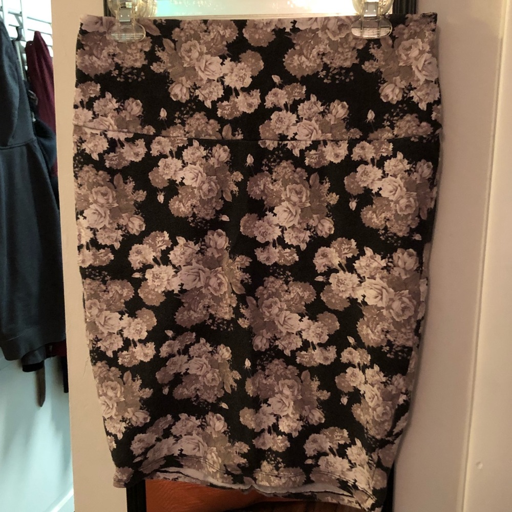 Torrid Grey/Black Floral Skirt